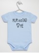 Mum And Dad Love Me - body dla niemowląt z napisem