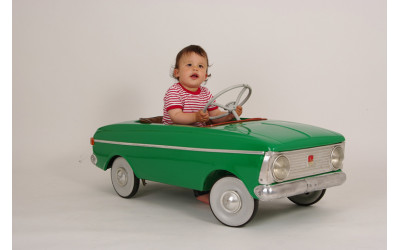 W co ubrać dziecko na podróż samochodem?