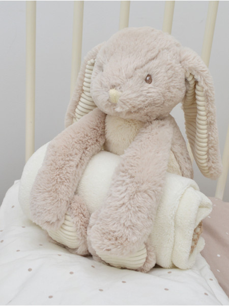 Maskotka Króliczek Latte z Kocykiem 40 cm - pluszak dla niemowląt Maskotka Króliczek Latte z Kocykiem 40 cm - pluszak dla niemowląt