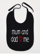 Mum And Dad Love Me - śliniaczek z napisami