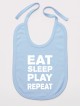 Eat Sleep Play Repeat - śliniak ze śmiesznym napisem
