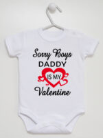 Napis Daddy Is My Valentine - body dla dziewczynki na walentynki - Biały - Krótki rękaw Napis Daddy Is My Valentine - body dla dziewczynki na walentynki - Biały - Krótki rękaw