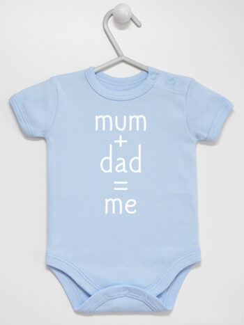 Mum + Dad = Me - body z nadrukiem dla niemowląt - Błękitny - Krótki rękaw