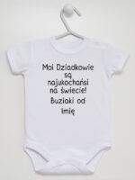 Moi Dziadkowie Są Najukochańsi Na Świecie Buziaki Od + Imię - body niemowlęce - Biały - Krótki rękaw Moi Dziadkowie Są Najukochańsi Na Świecie Buziaki Od + Imię - body niemowlęce - Biały - Krótki rękaw