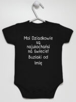 Moi Dziadkowie Są Najukochańsi Na Świecie Buziaki Od + Imię - body niemowlęce - Czarny - Krótki rękaw Moi Dziadkowie Są Najukochańsi Na Świecie Buziaki Od + Imię - body niemowlęce - Czarny - Krótki rękaw