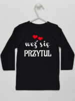 Weź Się Przytul z Serduszkami - koszulka z nadrukami - Czarny - Koszulka długi rękaw