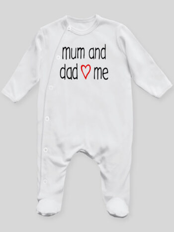 Mum And Dad Love Me 01 - pajac niemowlęcy - Biały